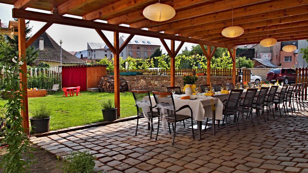 Excalibur Penzion a Restaurace Moravská Třebová Exterior foto
