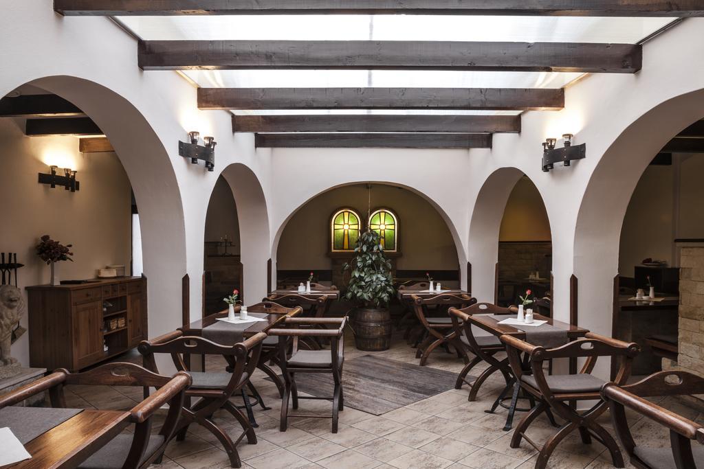 Excalibur Penzion a Restaurace Moravská Třebová Exterior foto